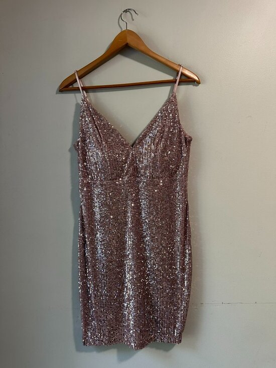 Emerald Sundae Dresses & Skirts - Emerald Sundae XL Rose Gold Sequin Bodycon Cocktail Party Dress